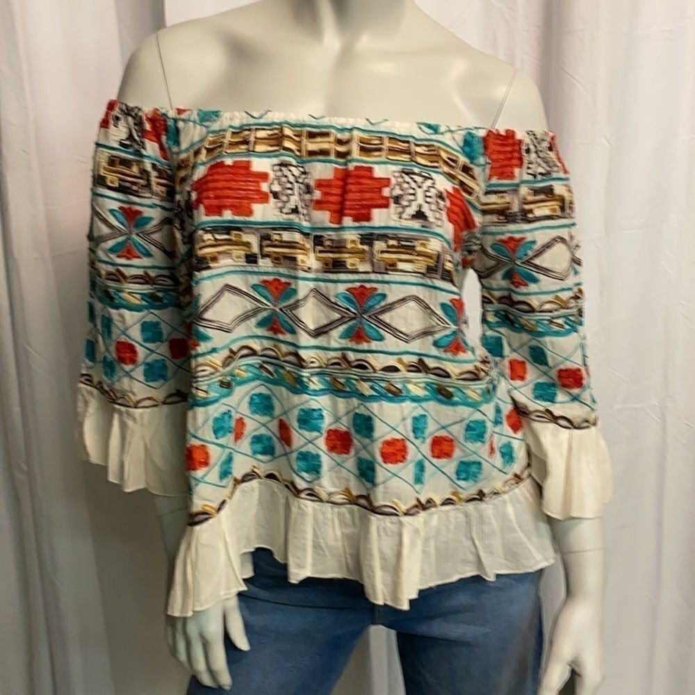 Free Generation Off-the-Shoulder Embroidered Top C23 - Picture 2 of 6